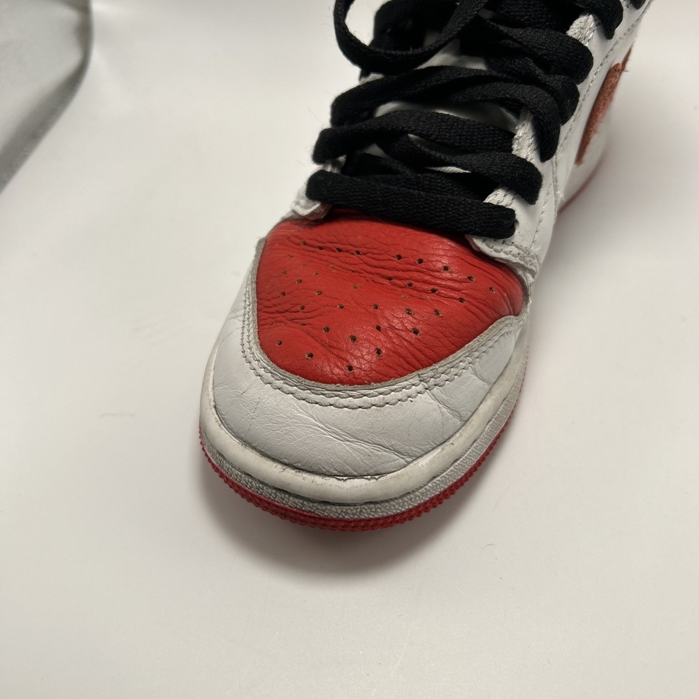 Nike Air Jordan Retro 1 Red/White Youth Size 3.5Y - Picture 4 of 16